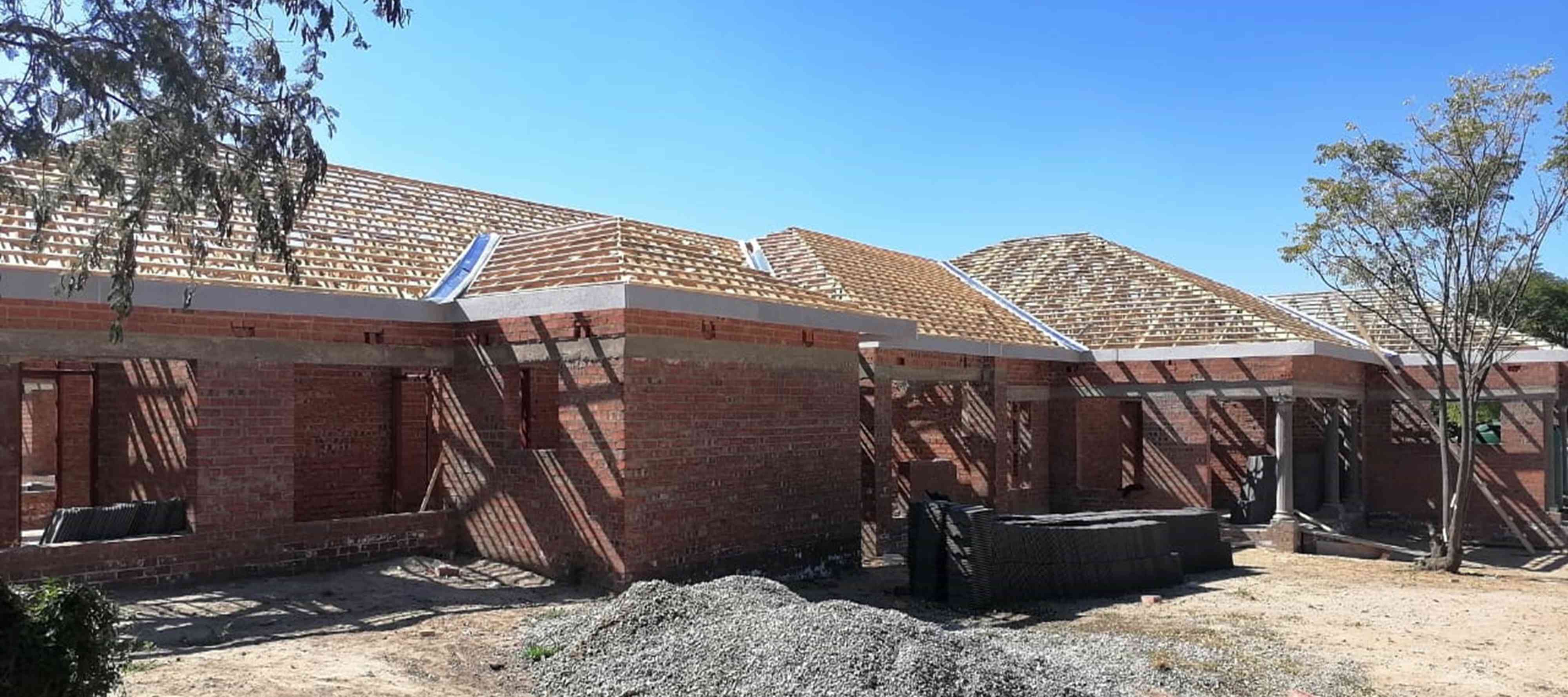 Roanel Trusses & Roofing